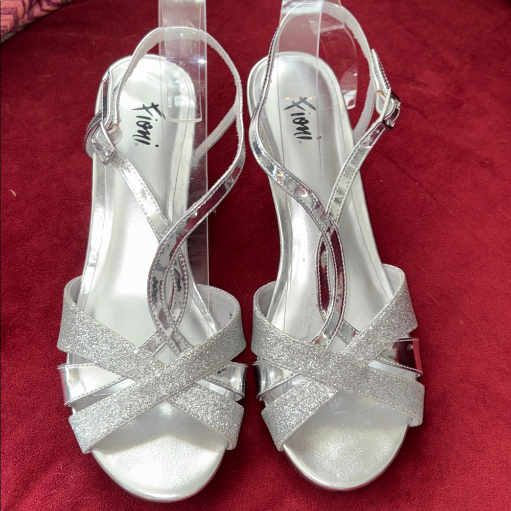 FIONI Metallic Silver Strappy Sandals